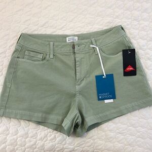 Market and Spruce Army green shorts